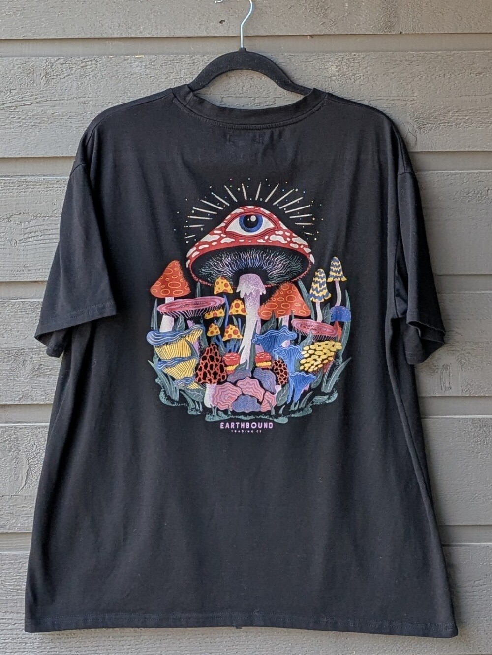 EARTHBOUND Black Cotton Blend Trippy Mushroom Short-Sleeve Tee Medium